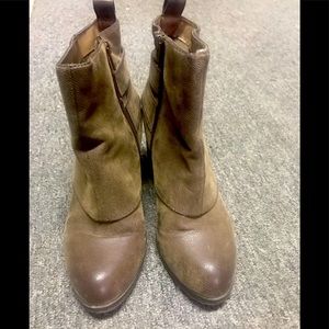 American Rag leather light brown low boot